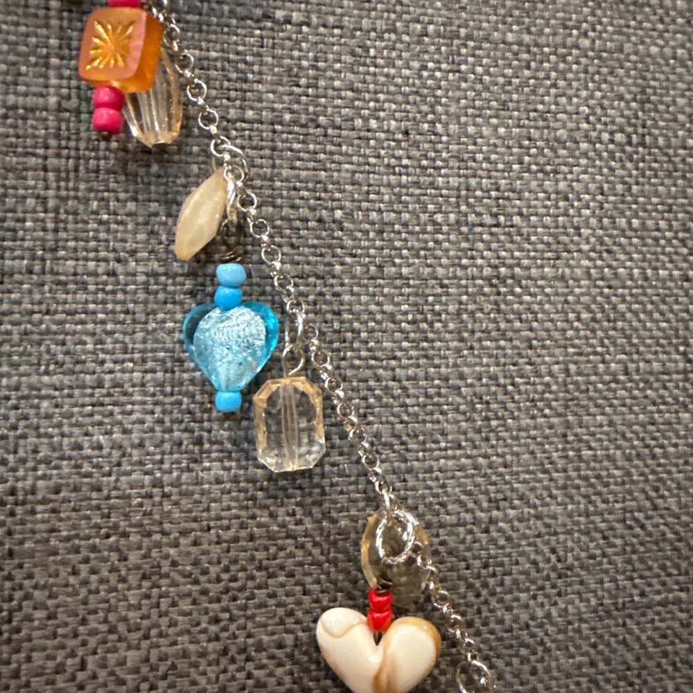 Handmade ‘junk jewelry’ heart necklace - Picture 8 of 12